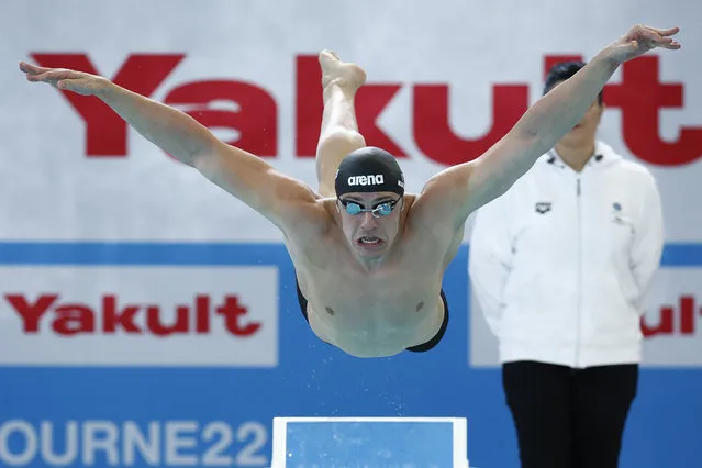 Nicolo Martinenghi of Italy competes in the Men's 50m Breaststroke Final on day six of the 2022 FINA World Short Course Swimming Championships at Melbourne Sports and Aquatic Centre on December 18, 2022 in Melbourne, Australia. (Photo by Daniel Pockett/Getty Images)