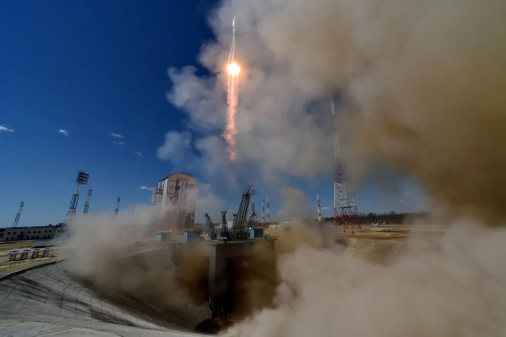 Russia Launches 1st Rocket from New Space Facility