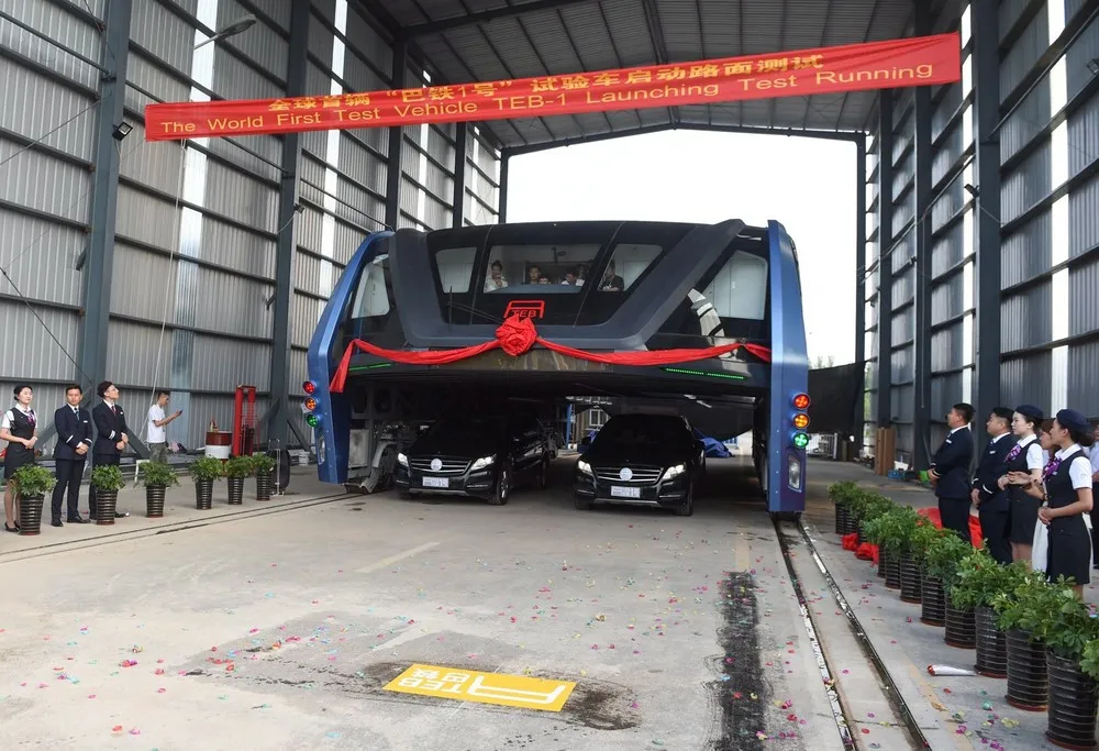 Amazing Traffic-swallowing TEB-1 Bus Debuts in China