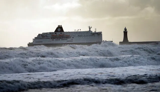 The DFDS Seaways Princess from Amsterdam enters the River Tyne in rough conditions near Tynemouth, England on October 30, 2018. (Photo by Owen Humphreys/PA Wire)