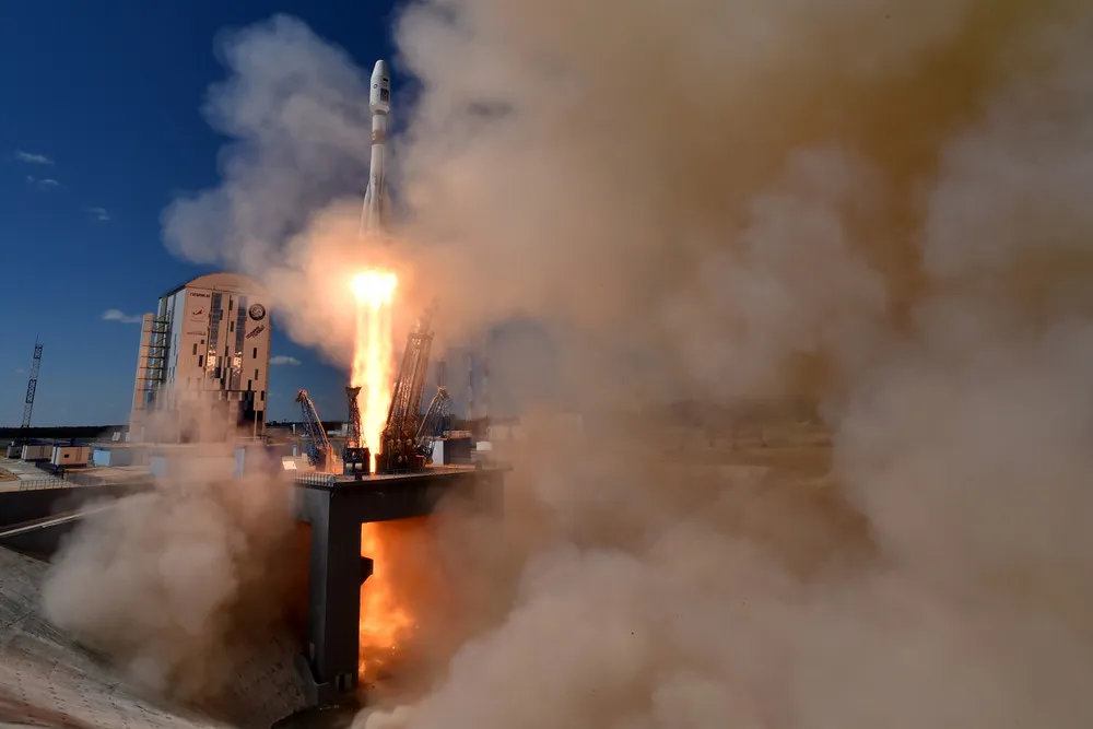 Russia Launches 1st Rocket from New Space Facility