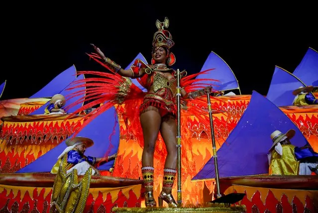 Drums queen Thay Magalhaes from Paraiso do Tuiuti samba school performs during the second night of the Carnival parade at the Sambadrome in Rio de Janeiro, Brazil, April 23, 2022. (Photo by Amanda Perobelli/Reuters)