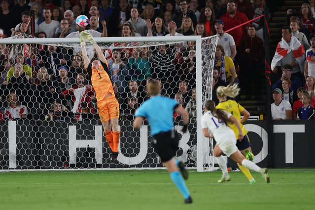England's midfielder Fran Kirby scores her team fourth goal pas Sweden's goalkeeper Hedvig Lindahl during the UEFA Women's Euro 2022 semi-final football match between England and Sweden at the Bramall Lane stadium, in Sheffield, on July 26, 2022. (Photo by Matthew Childs/Reuters)