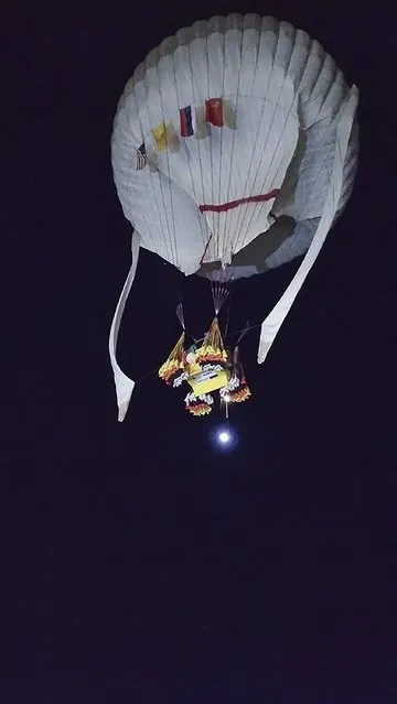 The Two Eagles balloon, with pilots Leonid Tiukhtyaev and Troy Bradley, launches in Saga, Saga Prefecture in this January 25, 2015 picture courtesy of Tsuyoshi Ogushi of the Two Eagles Balloon Team. (Photo by Tamara Bradley/Reuters/Two Eagles Balloon Team)