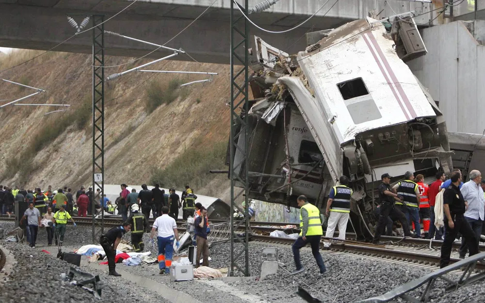 Spanish Train in Fatal Derailment Near Santiago de Compostela