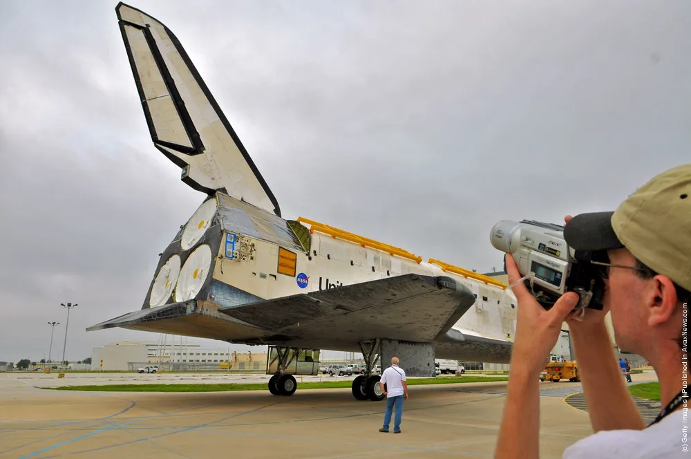 Discovery And Endeavour Space Shuttles Move Locations At Kennedy Space Center