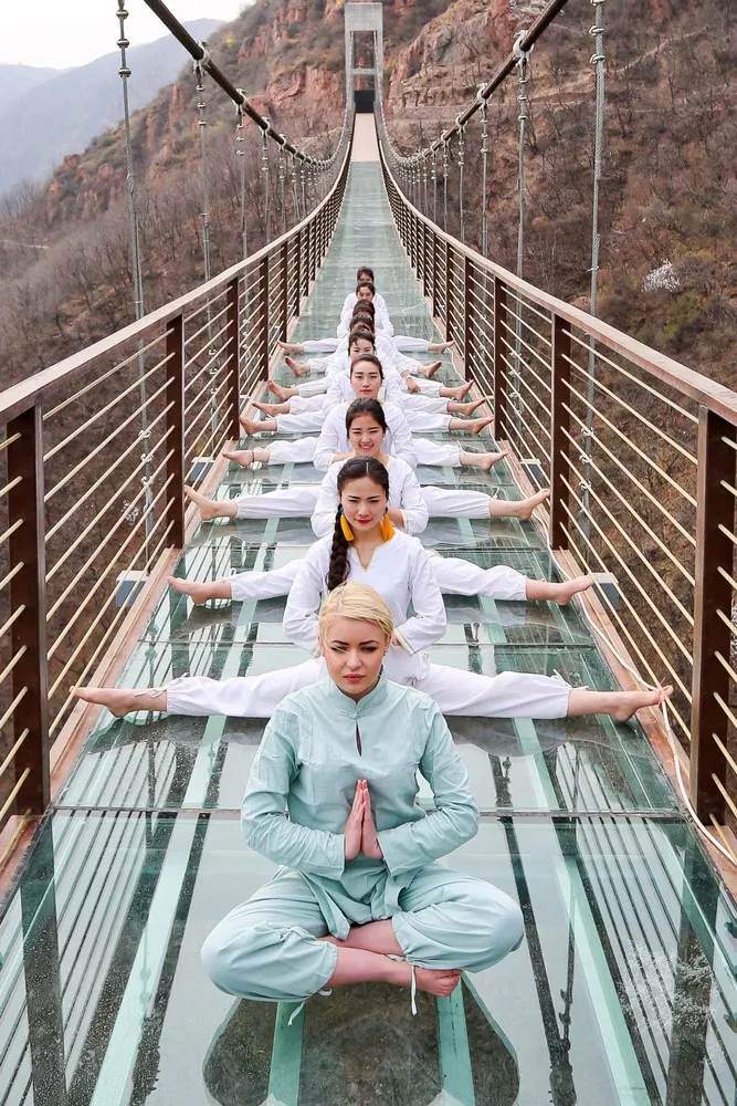 The Day in Photos – April 1, 2016