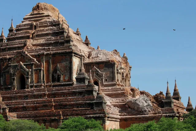 The top of a collapsed pagoda is seen after an earthquake in Bagan, Myanmar August 25, 2016. (Photo by Soe Zeya Tun/Reuters)