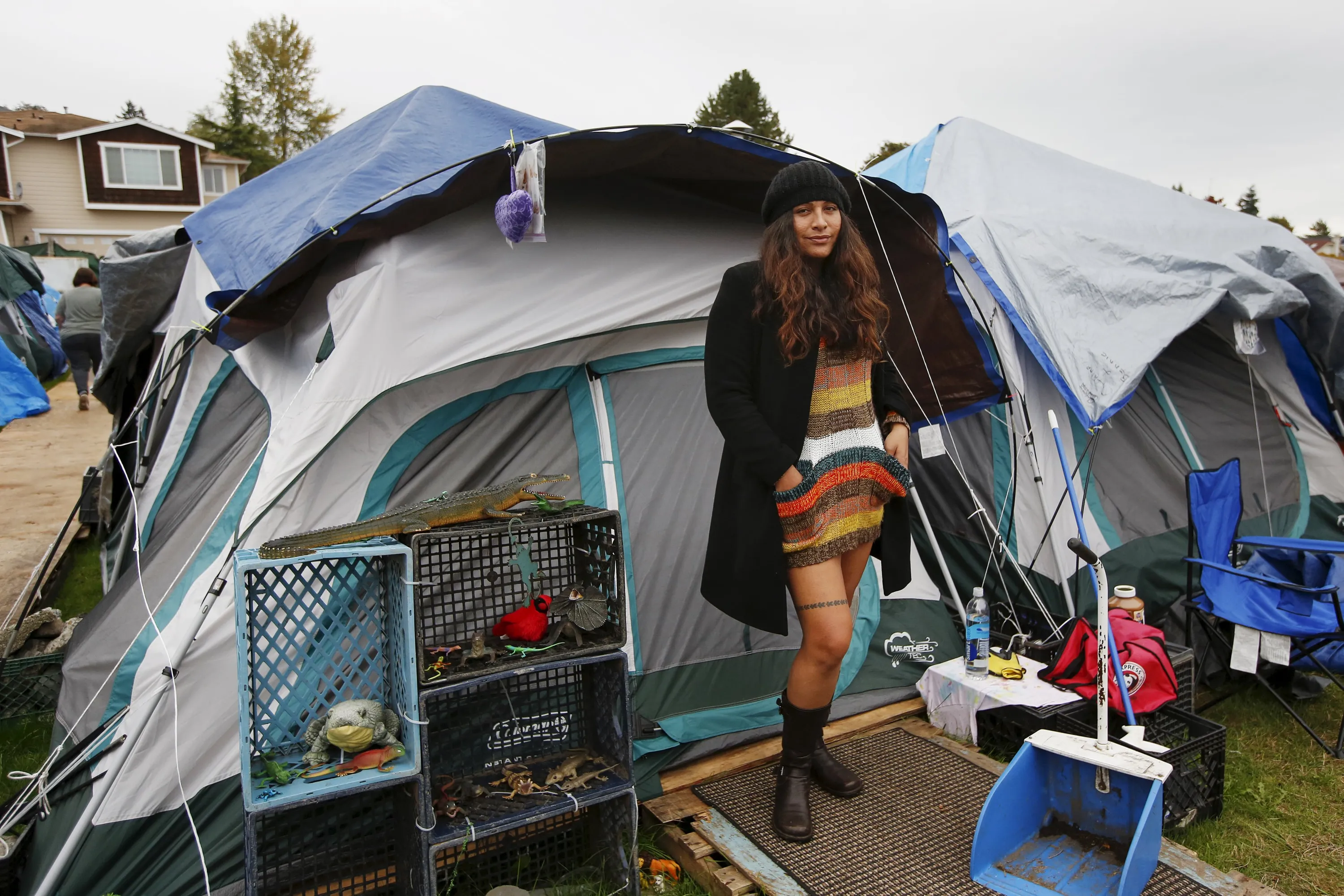 Как жить на улице человеку. Палаточный лагерь бездомных в США. Лос Анджелес бомжи палатки. Палаточные городки бездомных в США.