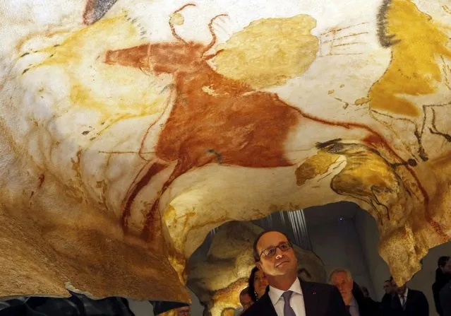 French President Francois Hollande visits Lascaux 4, a new complete replica of the original prehistoric painted caves, in Lascaux, France, December 10, 2016. (Photo by Regis Duvignau/Reuters)