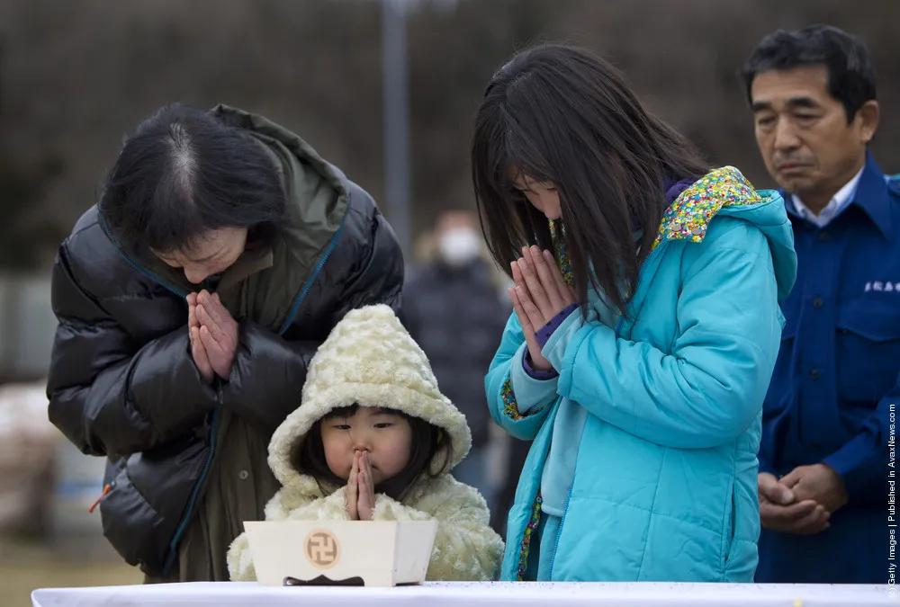 In Japan Bury Victims