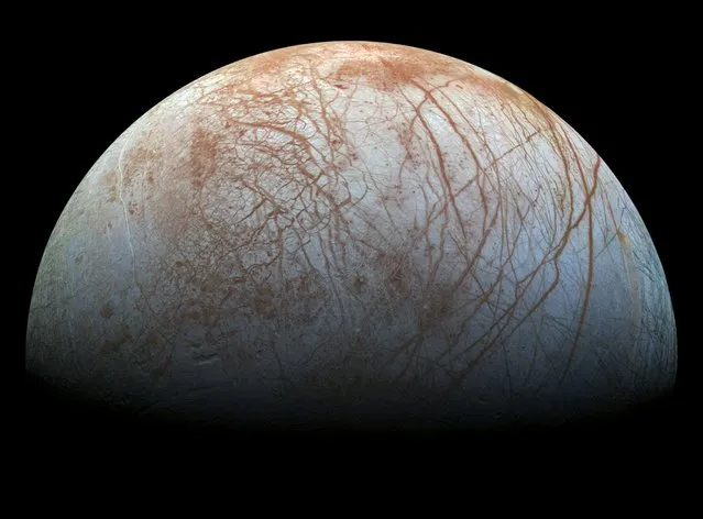 Europa's icy surface is fractured and crisscrossed with broken ice – one hint that there is a liquid water ocean hiding underneath. (Photo by NASA/JPL-Caltech/SETI Institute)