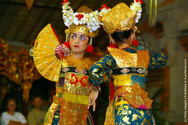 Traditonal balinese dancers