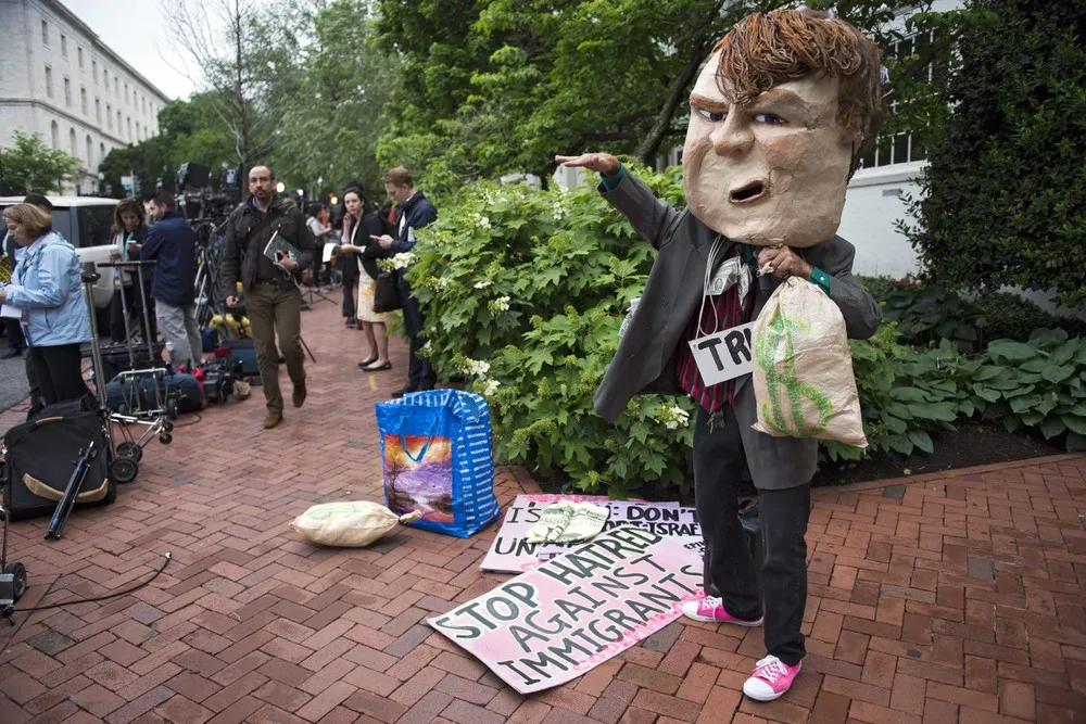 The Day in Photos – May 13, 2016