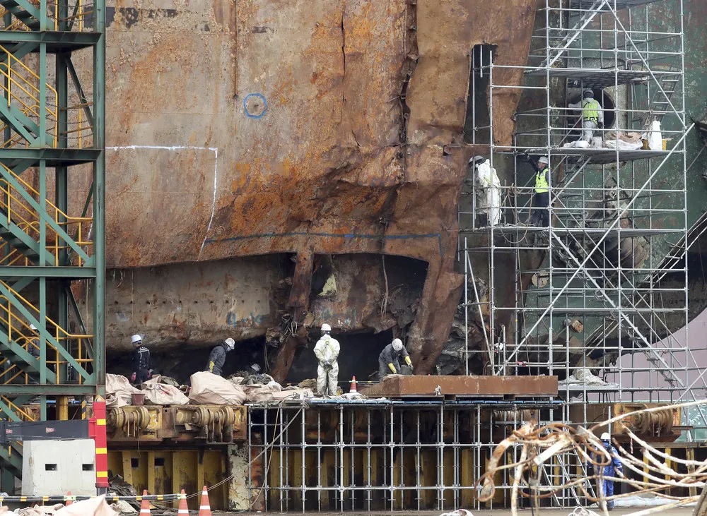 The Day in Photos – May 13, 2017