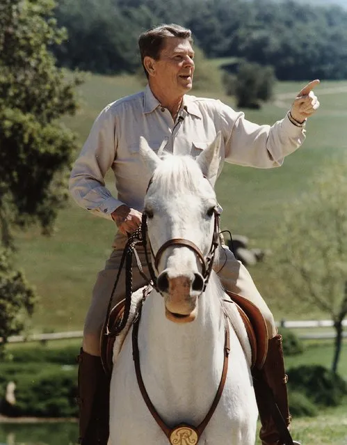 “President Ronald Reagan riding his horse El Alamein at Rancho Del Cielo, April 8, 1986”. (Photo by Pete Souza)