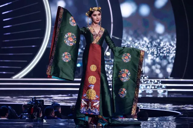Miss China, Shi Yin Yang, appears on stage during the national costume presentation of the 70th Miss Universe beauty pageant in Israel's southern Red Sea coastal city of Eilat on December 10, 2021. (Photo by Menahem Kahana/AFP Photo)