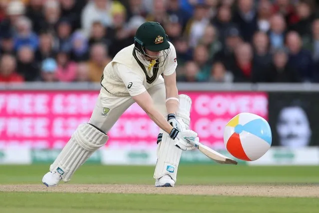 Australia's Steve Smith hits a beachball during the match against England in Manchester, Britain, September 4, 2019. (Photo by Carl Recine/Action Images via Reuters)