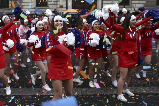 Cheerleaders perform during the New Year's Day parade in London, Britain January 1, 2017. (Photo by Neil Hall/Reuters)