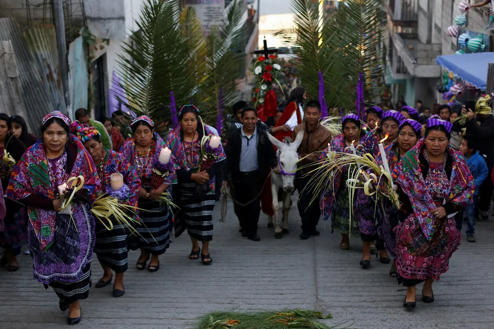 The Day in Photos – April 10, 2017