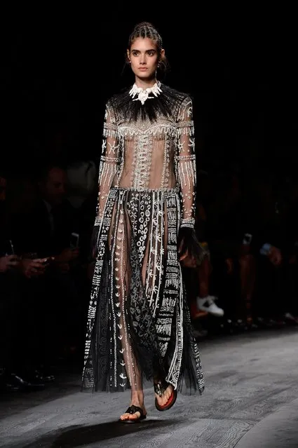 A model walks the runway during the Valentino show as part of the Paris Fashion Week Womenswear Spring/Summer 2016 on October 6, 2015 in Paris, France. (Photo by Pascal Le Segretain/Getty Images)