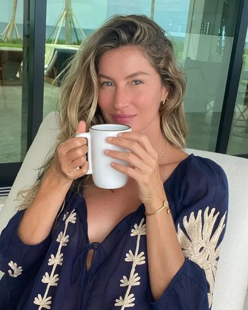 Brazilian model Gisele Bündchen cozies up to a cup of tea in the last decade of October 2023. (Photo by Gisele/Instagram)