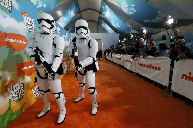 Star Wars Stormtroopers arrive at Nickelodeon's 2016 Kids' Choice Awards in Inglewood, California March 12, 2016. (Photo by Mario Anzuoni/Reuters)