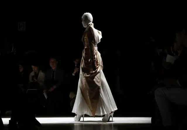 A model presents a creation by Norma Hauri during the Autumn/Winter 2016 Tokyo Fashion Week in Tokyo, Japan, March 16, 2016. (Photo by Thomas Peter/Reuters)
