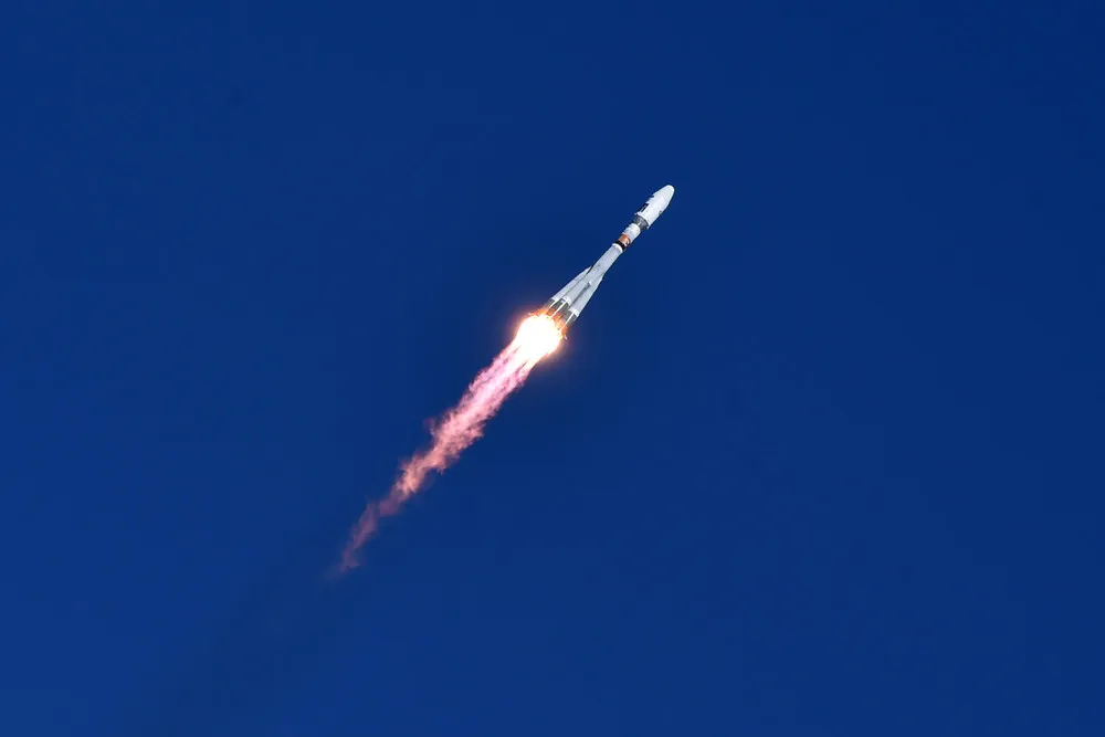 Russia Launches 1st Rocket from New Space Facility