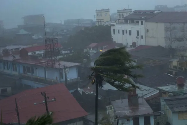The high winds of Hurricane Matthew roar over Baracoa, Cuba, Tuesday, October 4, 2016. (Photo by Ramon Espinosa/AP Photo)