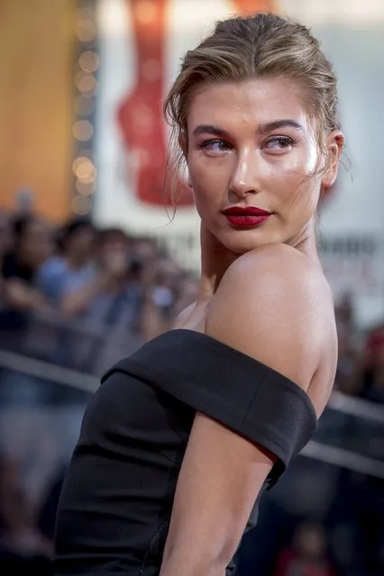 Model Hailey Baldwin poses on the red carpet for a screening of the film “Mission Impossible: Rogue Nation” in New York July 27, 2015. (Photo by Brendan McDermid/Reuters)