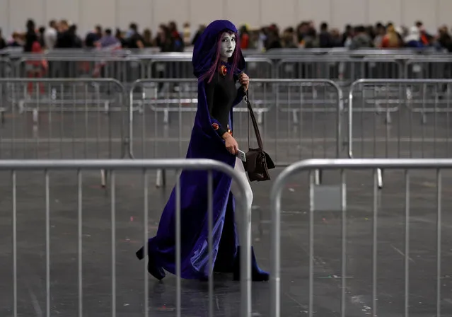 A visitor in costume arrives at the London Comic Con, at the ExCel exhibition centre in east London, Britain on October 27, 2017. (Photo by Peter Nicholls/Reuters)