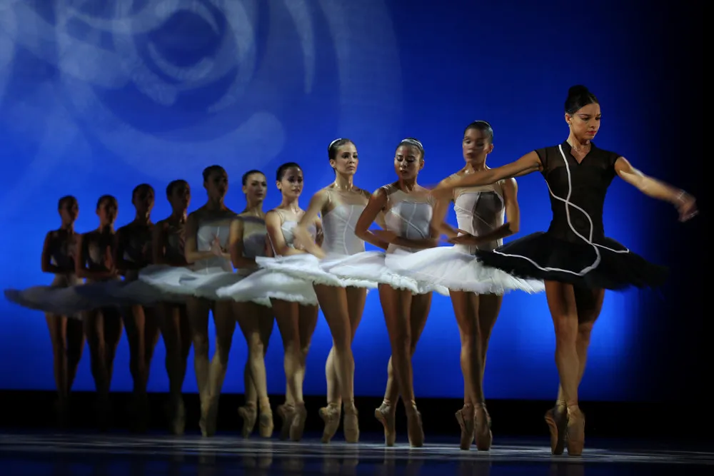 The Day in Photos – November 1, 2016