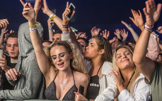 Fans show their appreciation for Brutalismus 3000 during Field Day at Victoria Park in London. (Photo by Charlie Raven/Alamy Stock Photo)