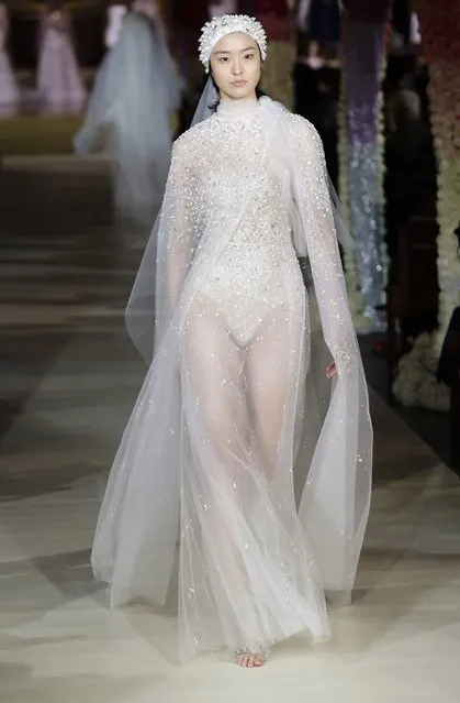 Fashion from the Reem Acra bridal collection is modeled Thursday, April 11, 2019, in New York. (Photo by Frank Franklin II/AP Photo)