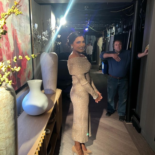 American comedian Mindy Kaling glitters in gold in the first decade of December 2024. (Photo by mindykaling/Instagram)