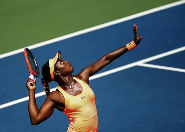 Sloane Stephens of the U.S. serves to Agnieszka Radwanska of Poland during their women's tennis match at day four of the Rogers Cup tennis tournament in Toronto, August 8, 2013. (Photo by Mark Blinch/Reuters)