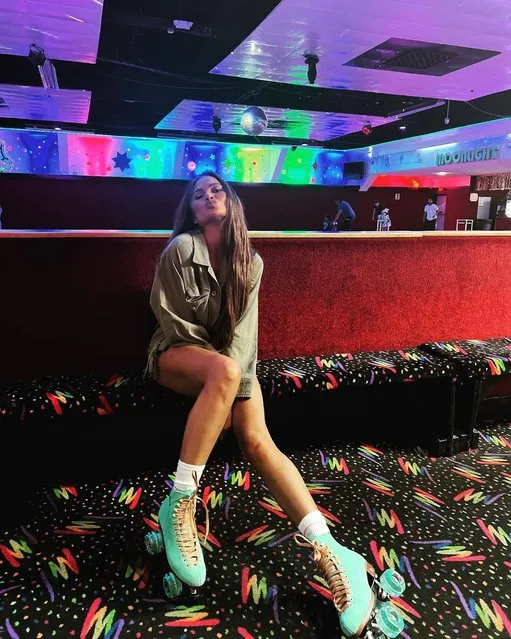 American model and television personality Chrissy Teigen jokes she's “moonlighting” as a roller skater at the rink early May 2022. (Photo by chrissyteigen/Instagram)