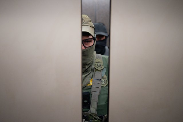 Federal immigration agents are seen patrolling the corridors of the Jacob K. Javits Federal Building in New York City, United States, on July 21, 2025. Several undocumented immigrants were reportedly detained inside the courthouse during ongoing immigration proceedings. (Photo by Mostafa Bassim/Anadolu via Getty Images)