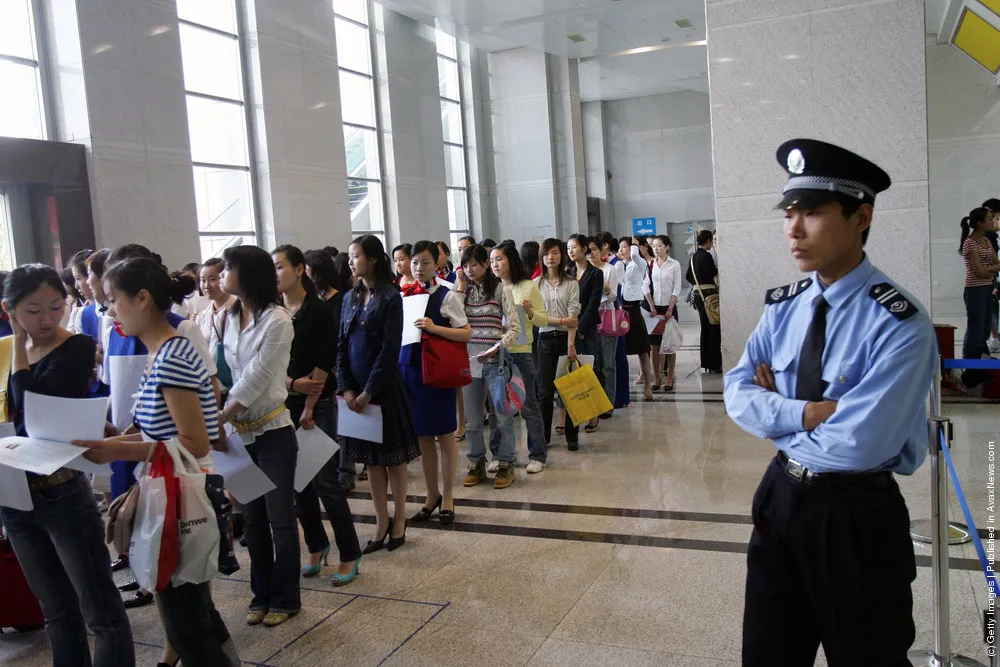 China Eastern Airlines Recruits Stewardesses
