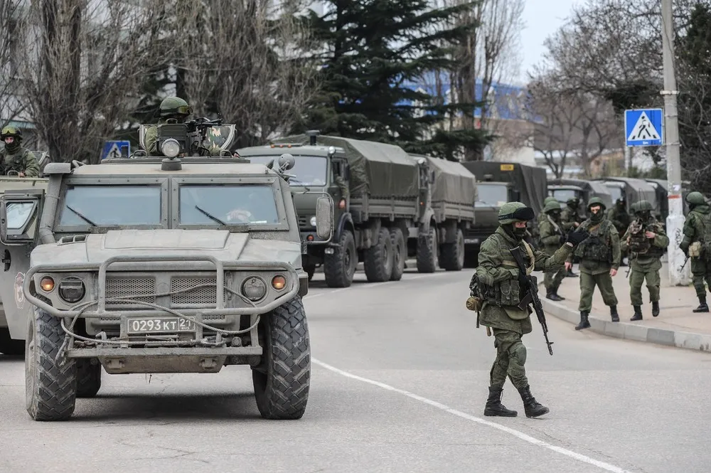 Russian Military Rolls into Ukraine