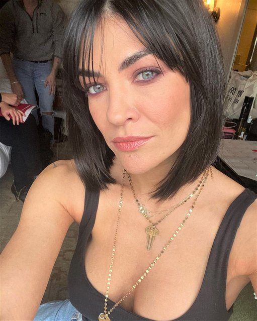 Former “Gossip Girl” star, American actress Jessica Szohr shows off her “nano brows” early January 2022. (Photo by jessicaszohr/Instagram)