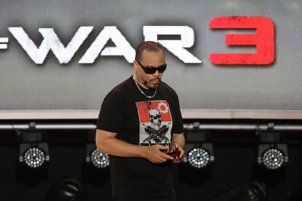 Worldwide Launch Of "Gears Of War 3"