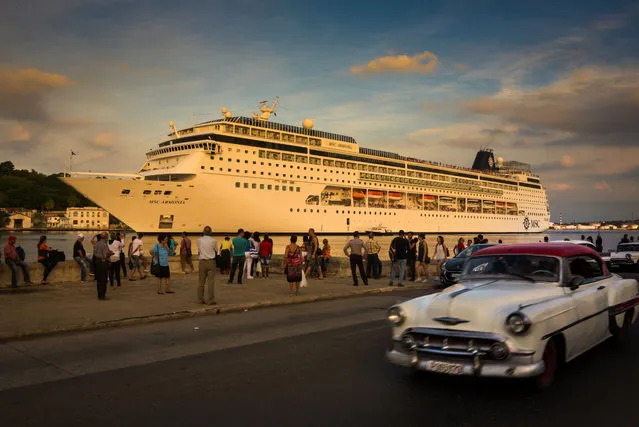 A cruise ship leaves Havana' s harbor on February 20, 2017. (Photo by Adalberto Roque/AFP Photo)