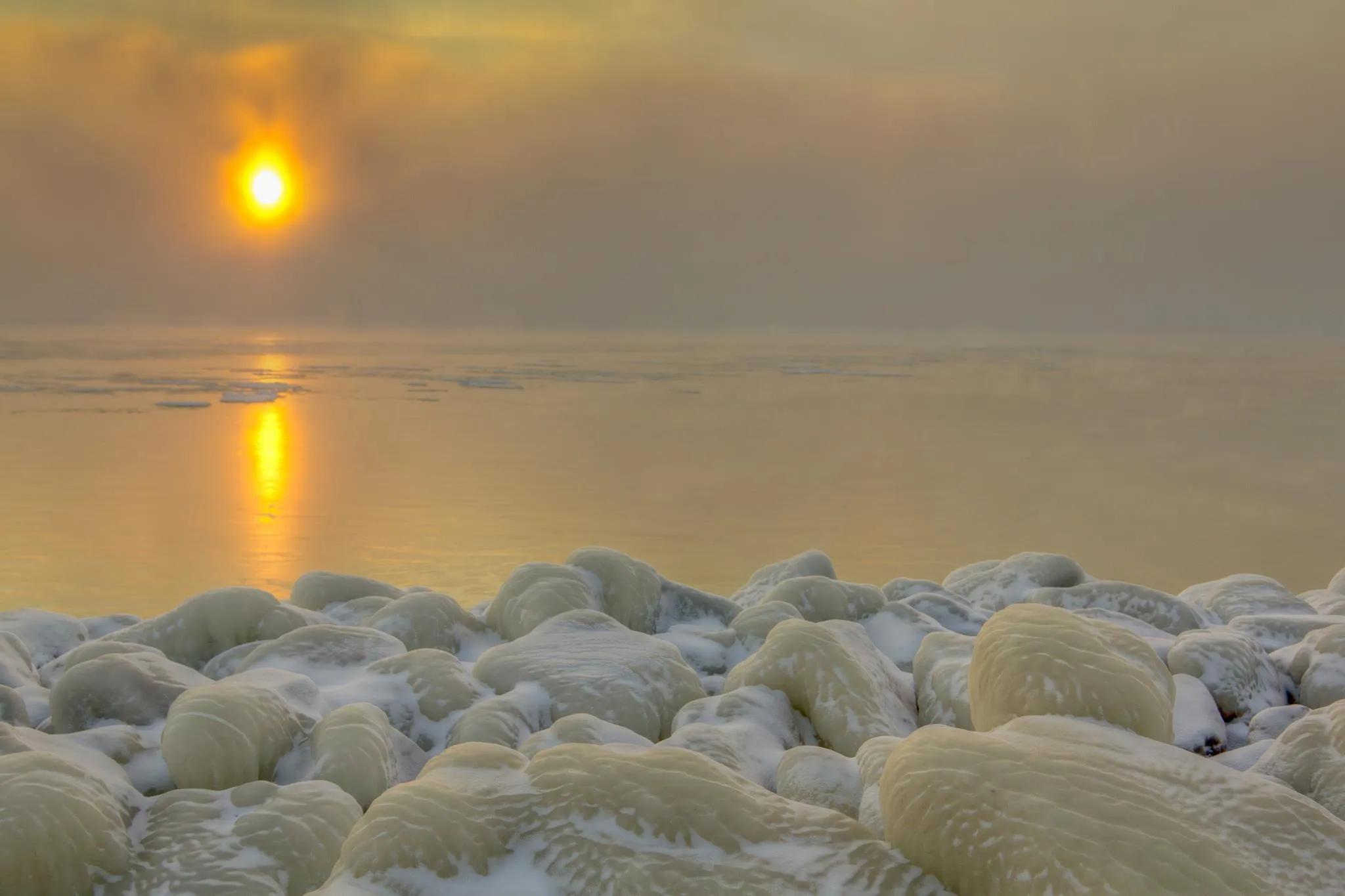 Замерзшее море в сочи