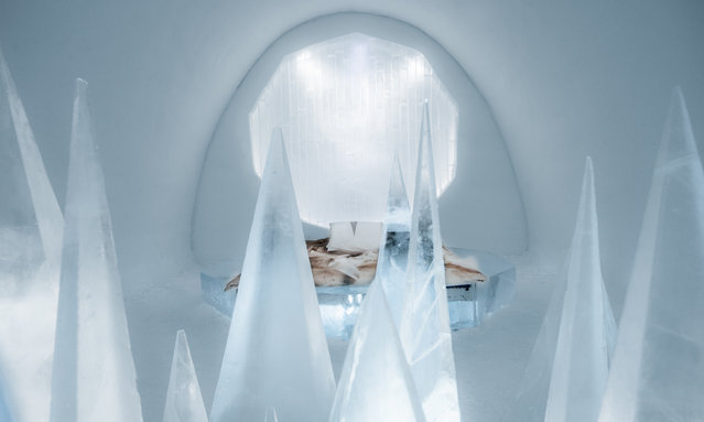 Shards of ice cut through the cold air in the White Desert suite, by Timsam Harding and Fabián Jacquet Casado. (Photo by Asaf Kliger/IceHotel/The Guardian)