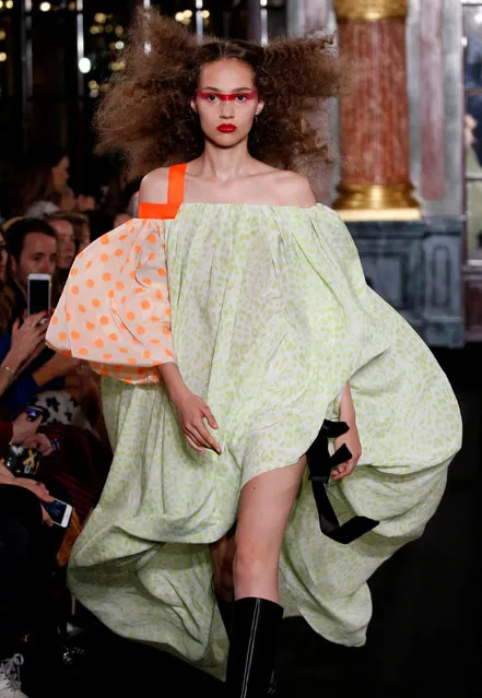 A model presents a creation by designer Ronald van der Kemp as part of his Haute Couture Fall-Winter 2018/2019 fashion show for fashion house RVDK in Paris, France, July 1, 2018. (Photo by Regis Duvignau/Reuters)