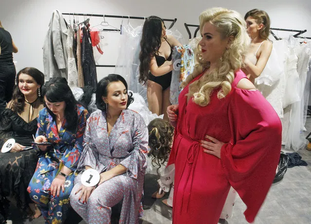 Contestants seen preparing at backstage during the “Miss Ukraine Plus Size” beauty pageant in Kiev, Ukraine on October 29, 2018. (Photo by Pavlo Gonchar/SOPA Images via ZUMA Wire)
