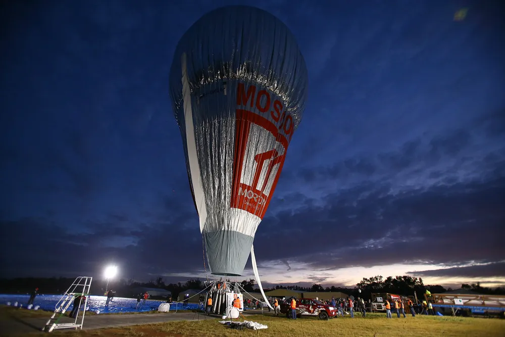 Hot Air Balloon Flight around the Globe