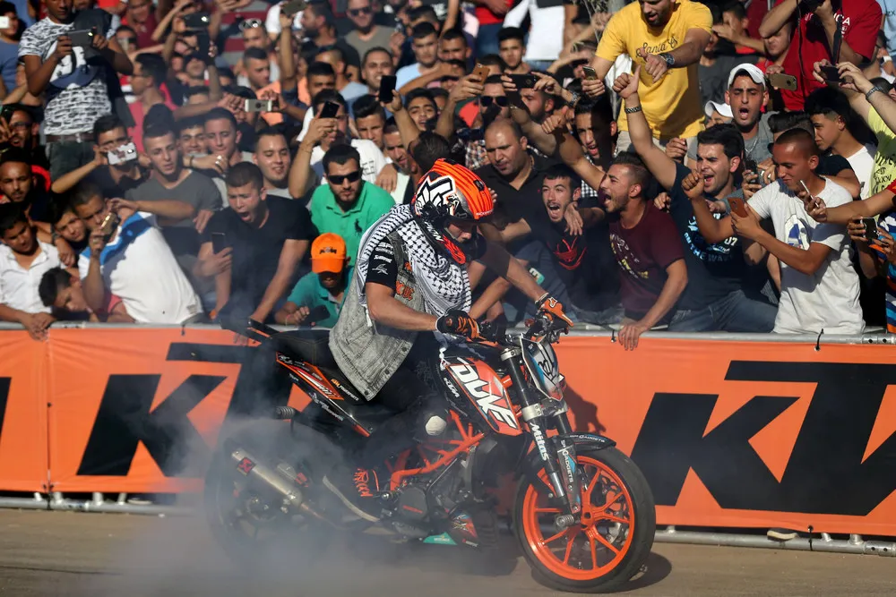 The Day in Photos – October 1, 2016